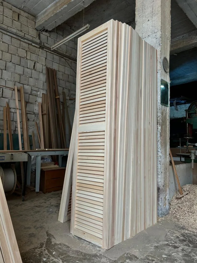 Fabricación de persianas mallorquinas y contraventanas de madera