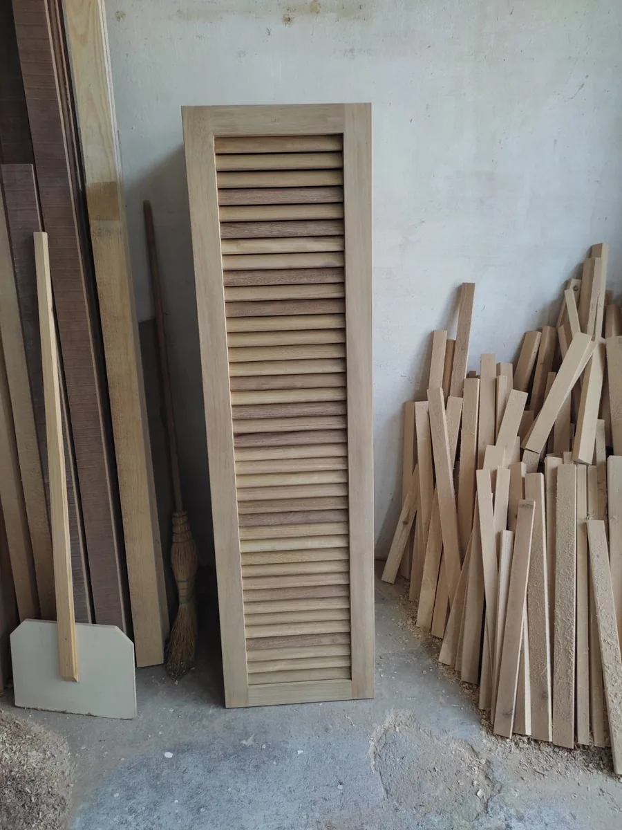 Persiana mallorquina de madera de iroko
