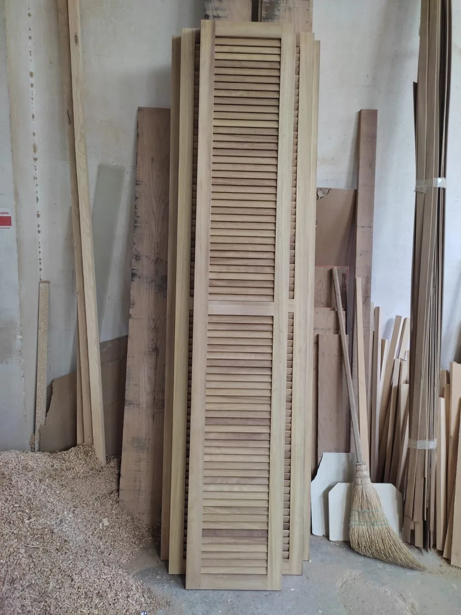 Persiana mallorquina de madera de iroko